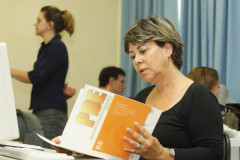 Nesta segunda-feira (16), cerca de 900 professores do Programa de Desenvolvimento Educacional (PDE) da turma de 2012, iniciaram o curso de Informática Básica e SACIR. 