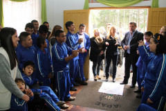 Visitas fortalecem diálogo existente entre Secretaria da Educação e comunidades escolares de todo o Paraná. Foto na Escola de Educação Especial Antonio Carlos Gabardo da Associação de Pais e Amigos dos Excepcionais (Apae).