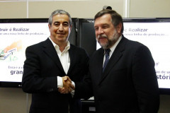 Obras terão investimentos de R$ 1,8 milhão e serão entregues até dezembro. Convênio prevê construção de refeitório em escola estadual de Itaperuçu e quadra poliesportiva e de outros oito refeitórios em escolas de Rio Branco do Sul