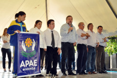 Escola de educação básica na modalidade de educação especial deve atender 25 alunos com deficiência intelectual e múltipla. Governador em exercício ainda inaugurou bloco de Ciências Agrárias da UEM.