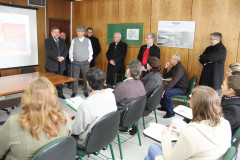 Vice-governador e secretário de Estado da Educação, Flávio Arns, conversa com profissionais que atuarão nas etapas da realização de obras, reparos e melhorias nas escolas estaduais.