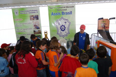 Participação em palestras, eventos e cursos serve para aprimorar conhecimentos adquiridos em sala de aula. A escola participou do “Paraná em Ação - mutirão da cidadania - benefícios para toda a família” que aconteceu em Clevelândia entre os dias 24 a 26 de agosto.