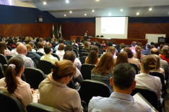 Em Toledo, evento semelhante realizado nessa quarta-feira (04) contou com a participação de 200 pessoas. De acordo com o promotor de Justiça Hugo Evo Urbano, participação dos profissionais da educação no movimento é fundamental.