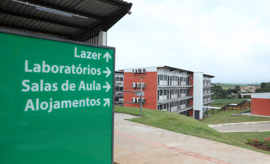 Paraná abre primeira escola técnica de operação florestal do Brasil
