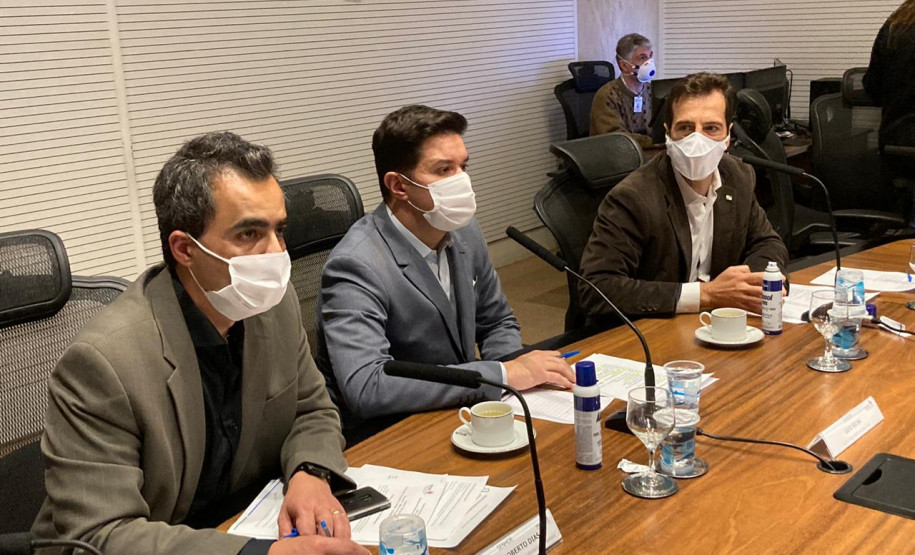 Prefeitos do Paraná se reúnem com Governo para discutir protocolo de retorno às aulas no Estado