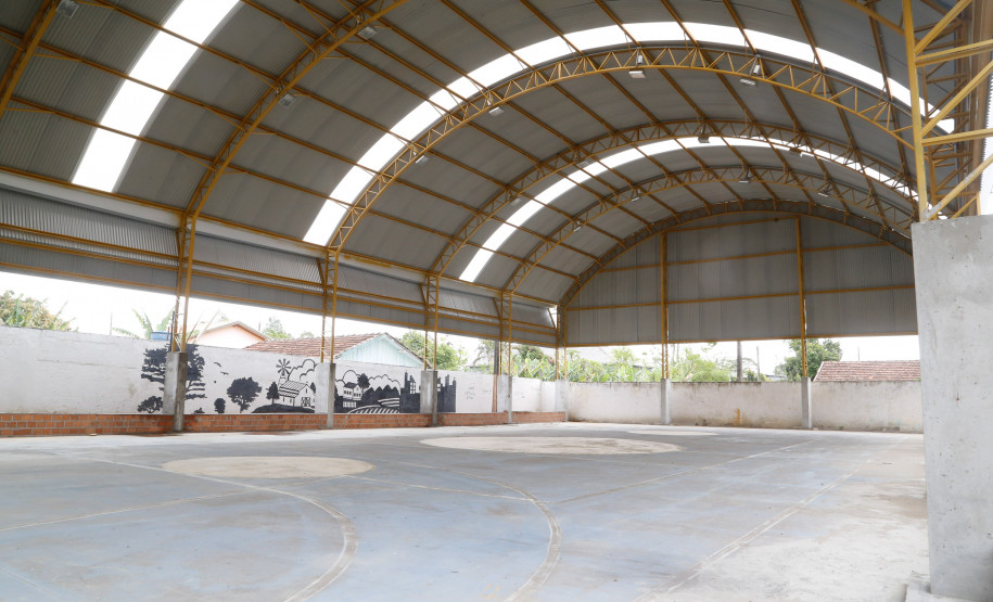 Escolas rurais de Ibaiti passam a contar com ginásios cobertos