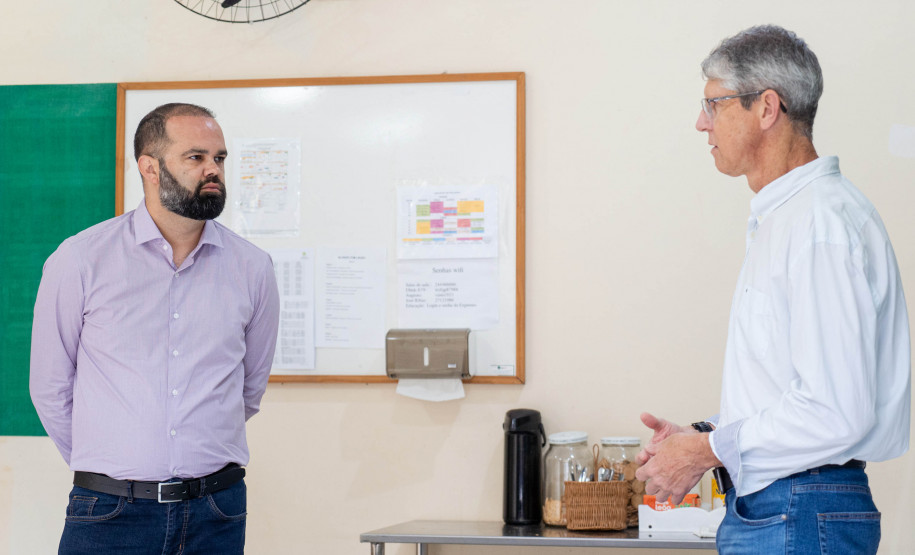 Secretário da Educação visita Colégio Estadual Augusto Vanin, de Campo Largo (RMC)