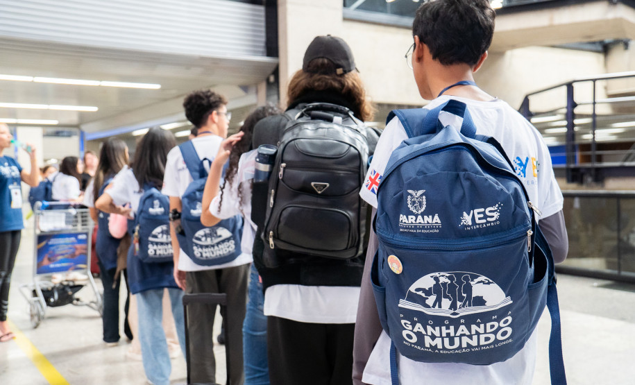 Ganhando o Mundo terá embarque de quase de 1,3 mil alunos para cinco países no 2.º semestre