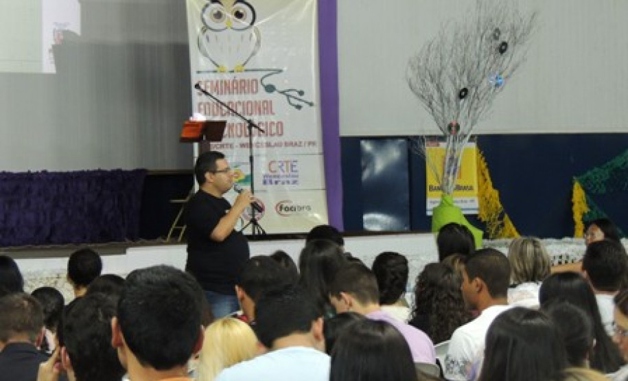 O evento é uma ação da secretaria da educação para promover inclusão digital e a modernização do sistema educacional paranaense atendendo a política do Programa Nacional de Tecnologia Educacional (Proinfo).