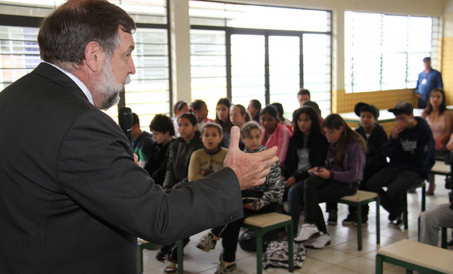 A entrega dos veículos foi na manhã desta sexta-feira (9) no Colégio Estadual Walde Rosi Galvão, em Pinhais (Região Metropolitana de Curitiba), onde apenados estão trabalhando pelo projeto.
