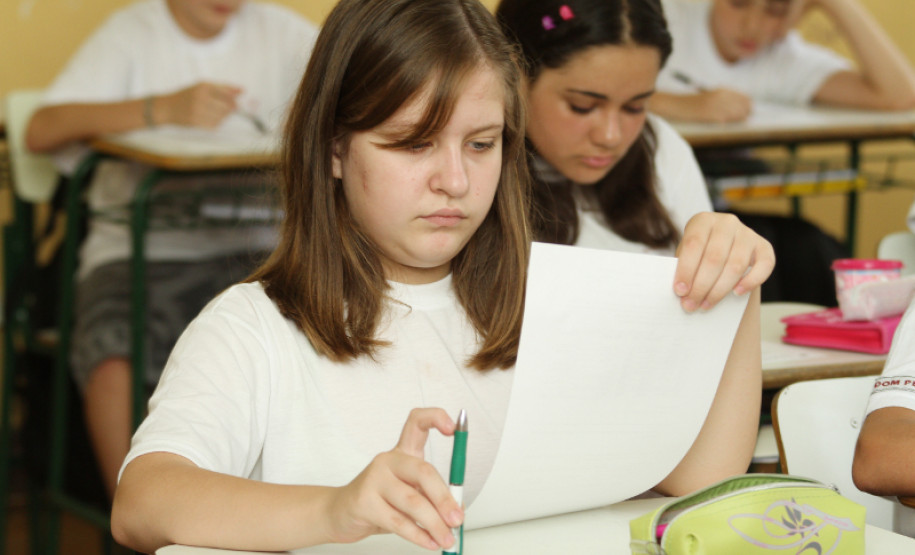 Curitiba,PR 25 de Fevereiro de 2011 - Escola Estadual de Ensino Fundamental Dom Pedro II - Rua Bispo Bom José, 2567,Seminário, Curitiba-PR - Foto de arquivo.