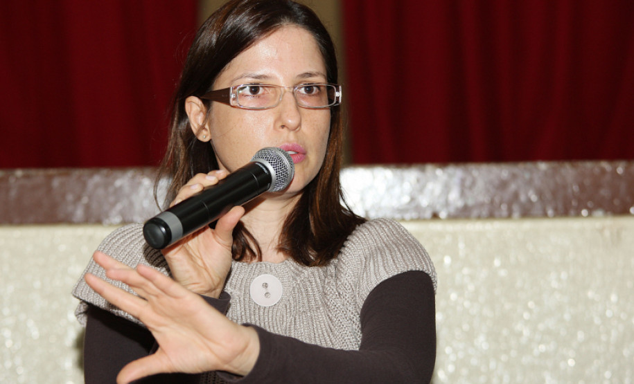 1° Seminário de Formação dos Grêmios Estudantis no Colégio Estadual Júlia Wanderley - Drª Marcia Tavares dos Santos