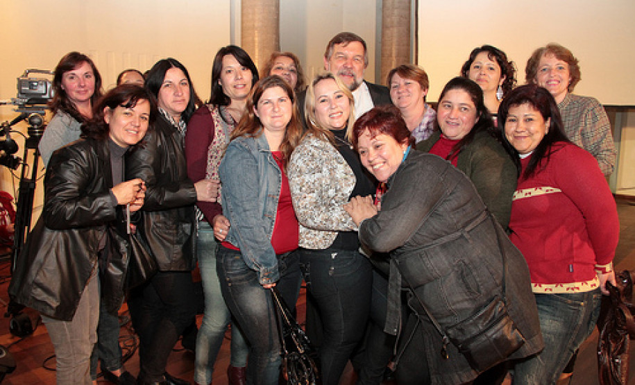 Aula inaugural do Curso de Licenciatura em Pedagogia para concluintes do Programa de Capacitação da Faculdade de Vizinhança Vale do Iguaçu (Vizivali) lotou no sábado (24) Canal da Música, em Curitiba. Foi iinício da solução de um problema que atingia 14 mil professores que não tinham os diplomas da faculdade reconhecidos.