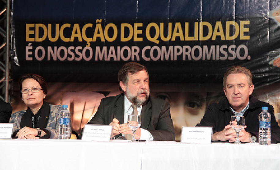 Aula inaugural do Curso de Licenciatura em Pedagogia para concluintes do Programa de Capacitação da Faculdade de Vizinhança Vale do Iguaçu (Vizivali) lotou no sábado (24) Canal da Música, em Curitiba. Foi iinício da solução de um problema que atingia 14 mil professores que não tinham os diplomas da faculdade reconhecidos.