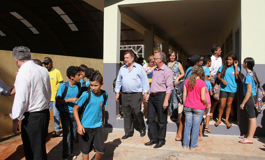 O Colégio Estadual Dom Pedro II, de Janiopólis, recebeu três novas salas de aula.