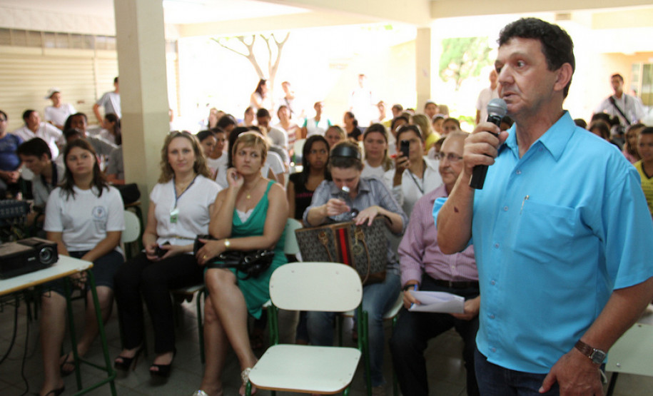 No Colégio Estadual Duque de Caxias, em Goioerê, Arns entregou duas novas salas de aula, realizada em convênio com a prefeitura e recursos repassados pelo Estado.