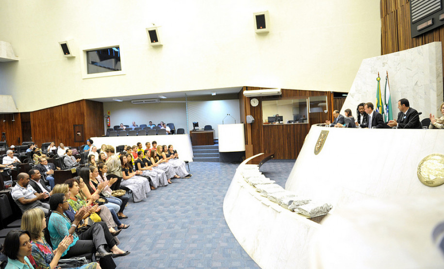 Os 13 projeto vencedores da terceira edição do Orirerê – Cabeças Iluminadas foram premiados nessa terça-feira (20), em sessão da Assembleia Legislativa do Paraná.