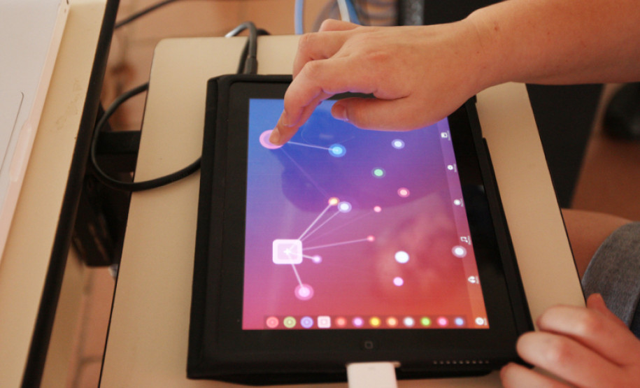 LARANJEIRAS DO SUL - CARAVANA DA POESIA - OFICINA MÚSICA POPULAR BRASILEIRA COM ALESSANDRO GOMES, TÉRREO DO NRE DE LARANJEIRAS DO SUL, PARTICIPANTES, ALUNOS DO COLÉGIO ESTADUAL LUDOVICA SAFRAIDER  - FOTO: GIULIANO GOMES/SEED