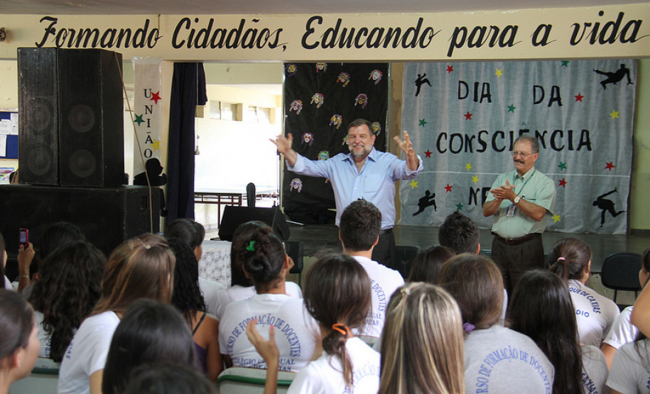 Colégio Estadual Duque de Caxias