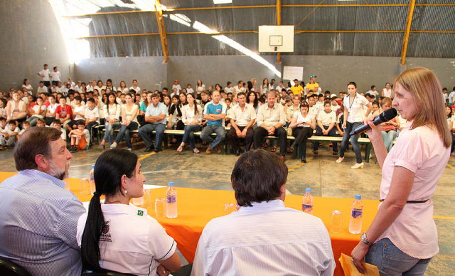 Quatro das 17 escolas que fazem parte de projeto piloto de descentralização de recursos para reformas estão aptas a iniciar obras a partir desta sexta-feira (23).