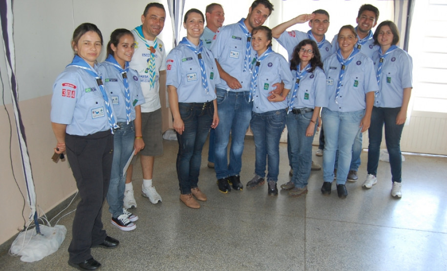 Escola forma grupo escoteiro da rede estadual
