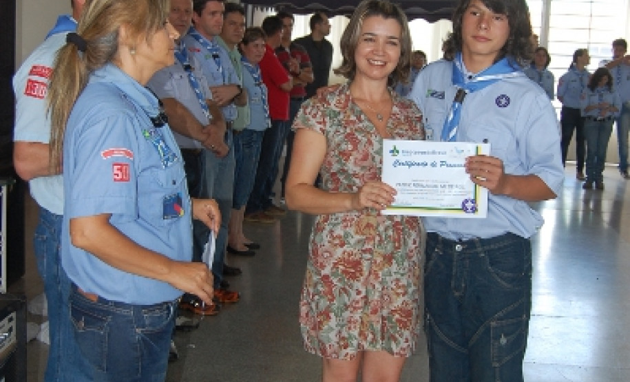 Outros três grupos já estão em atuação em escolas públicas do estado. Em Curitiba, 37 alunos do Colégio Manoel Ribas, participam do grupo Zilda Arns/300, e outros 49 participam do grupo Pedro Macedo/301, no Colégio Estadual Pedro Macedo. Em Maringá, as atividades são desenvolvidas pelos alunos do Colégio Estadual Brasílio Itiberê, no grupo Itiberê/302.