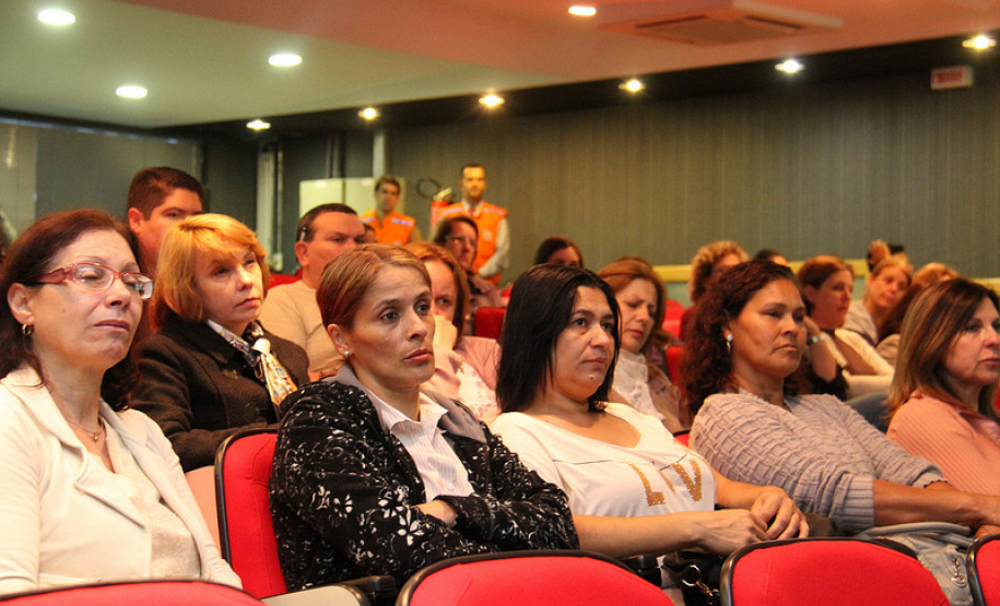 O programa é inédito no Brasil e beneficiará mais de 2,5 mil escolas e suas comunidades.