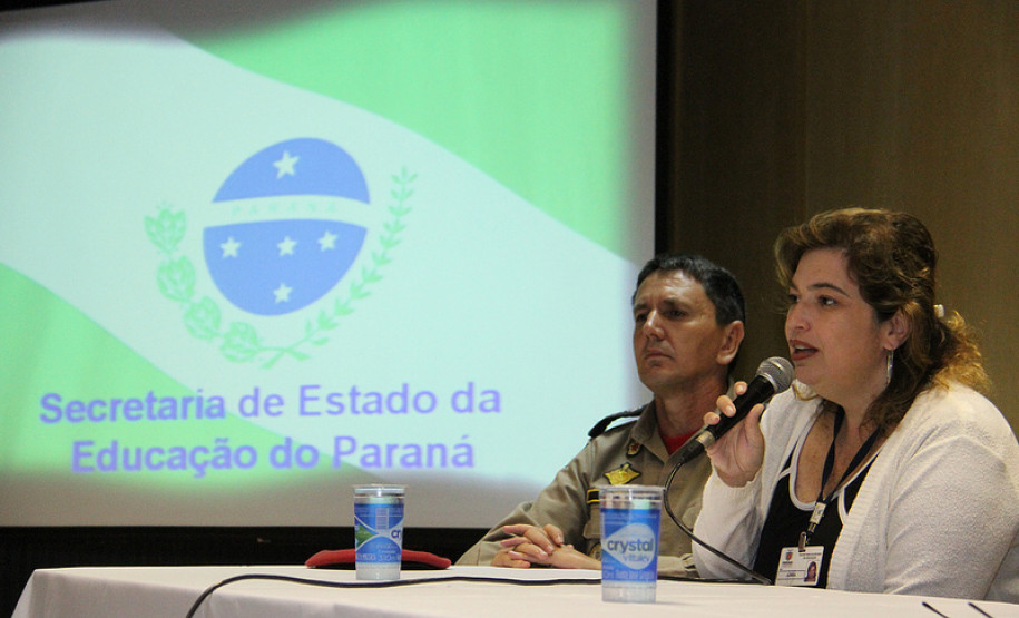 A reunião teve a presença de 150 professores e funcionários de 30 escolas da capital. Eles serão responsáveis por implantar o Plano de Abandono que deve ser executado em casos de incêndio, explosão ou outros riscos que ofereçam insegurança às pessoas ou outras situações em que entender ser necessário retirar a comunidade escolar.