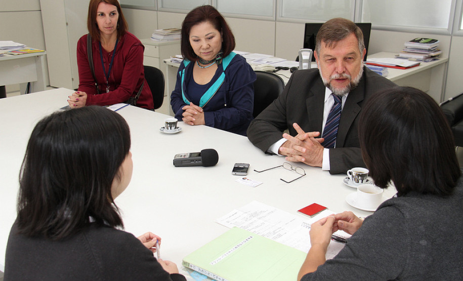 Durante dois anos, pesquisadores japoneses diagnosticaram quantos estudantes japoneses voltaram para o Brasil e quais são as principais dificuldades no processo de adaptação e aprendizagem.