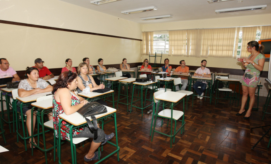 3º Encontro Estadual de Educação LGBT, no Centro Estadual de Educação Profissional Newton Freire Maia, em Pinhais-PR - 29/11/2012