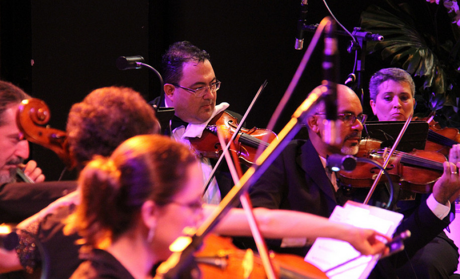 A Orquestra Sinfônica do Paraná interpretou músicas do compositor paranaense Bento Mossurunga, no sábado (1º), durante evento no Teatro Guaíra. Confira mais fotos em: <a href="http://www.flickr.com/photos/flavioarns/sets/72157632146053819/" target="_blank">http://www.flickr.com/photos/flavioarns/sets/72157632146053819/</a>