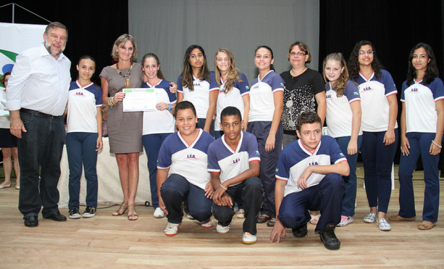 Vice-governador e secretário de Estado da Educação, Flávio Arns, diplomou nesta quarta-feira (5) 45 grêmios estudantis de escolas estaduais do litoral. Confira mais fotos em <a href=" http://www.flickr.com/photos/flavioarns/sets/72157632175319619/" target="_blank"> http://www.flickr.com/photos/flavioarns </a>