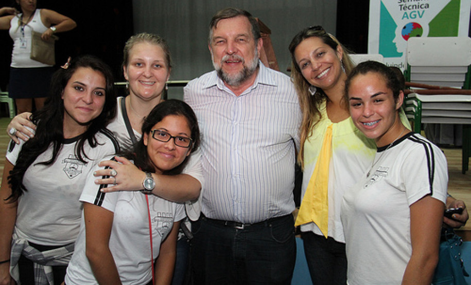 Vice-governador e secretário de Estado da Educação, Flávio Arns, diplomou nesta quarta-feira (5) 45 grêmios estudantis de escolas estaduais do litoral. Confira mais fotos em <a href=" http://www.flickr.com/photos/flavioarns/sets/72157632175319619/" target="_blank"> http://www.flickr.com/photos/flavioarns </a>