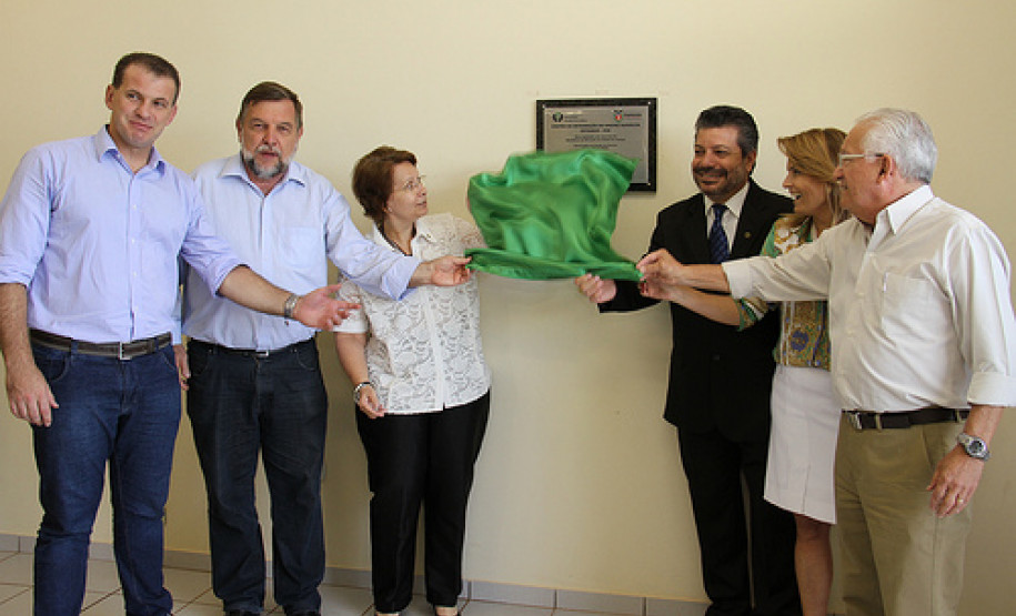 Secretaria da Educação investiu R$ 1,6 milhão na construção do prédio destinado aos professores que cursam o PDE. Confira mais fotos em <a href=" http://www.flickr.com/photos/flavioarns/sets/72157632174760049/" target="_blank"> http://www.flickr.com/photos/flavioarns </a>