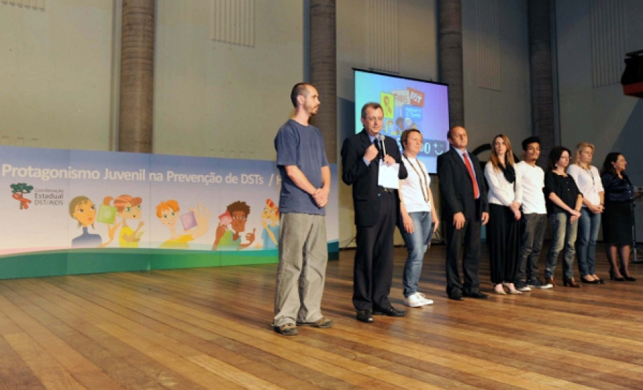 800 jovens de 17 escolas de Curitiba e Região Metropolitana participaram de oficinas com o tema o protagonismo juvenil na prevenção das DSTs e AIDS