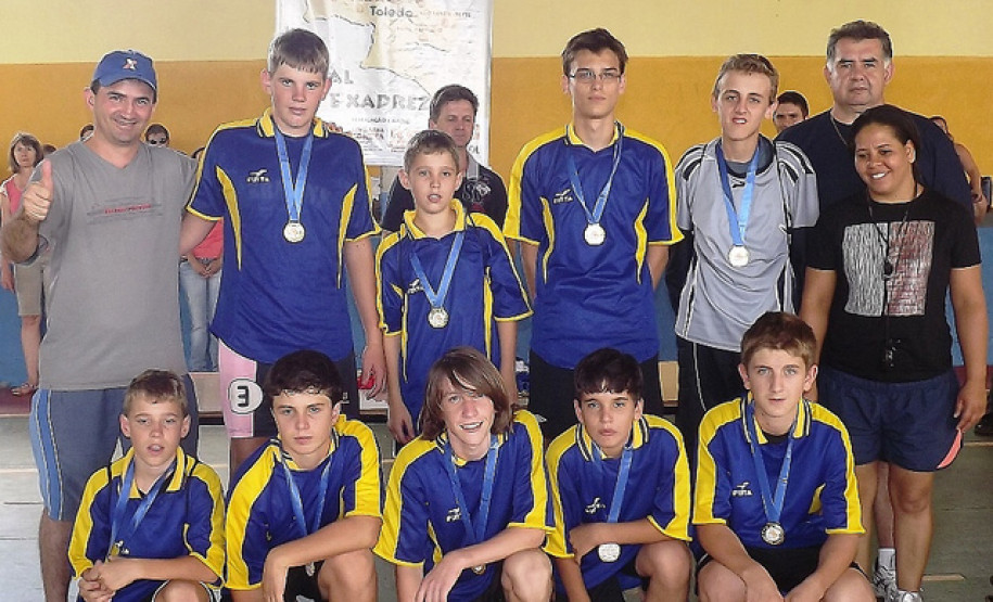 Disputas de futsal e xadrez definiram os vencedores do 9º Campeonato Entre Escolas do Campo de Toledo, no último final de semana.