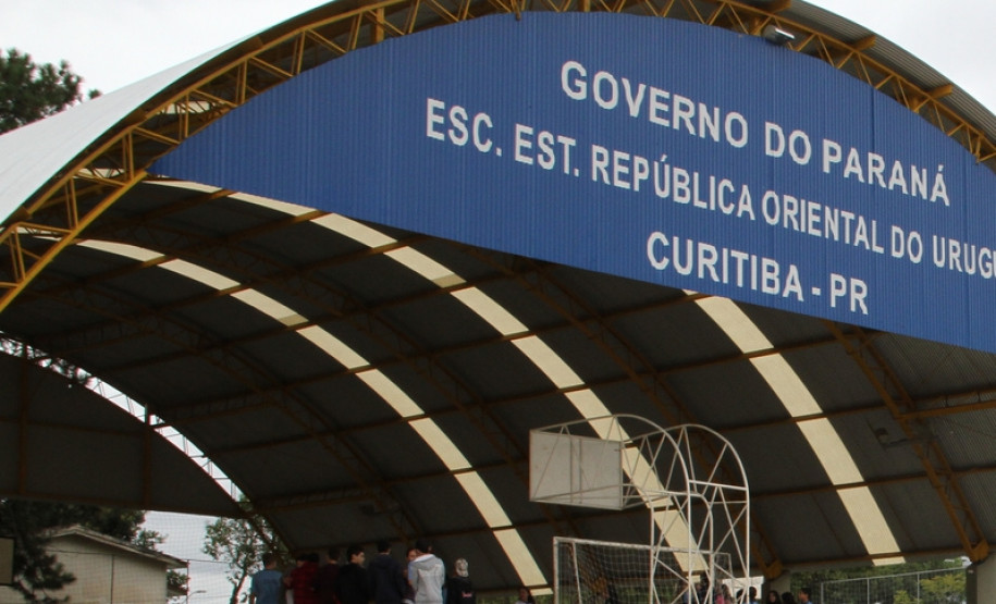 Telhado, rede elétrica e assoalho serão trocados por nova empresa contratada. Previsão para entrega é abril de 2013.