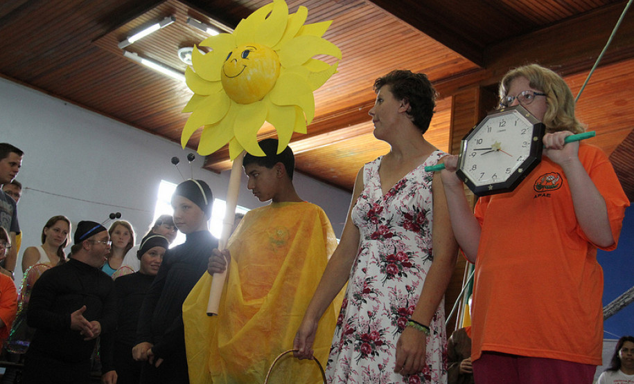 A Caravana da Poesia Helena Kolody chegou a Cruz Machado, terra natal da poetisa paranaense