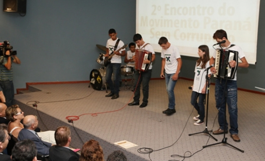 Reunião teve como objetivo fortalecer articulação entre parceiros, avaliar trabalhos feitos neste ano e planejar ações para 2013.