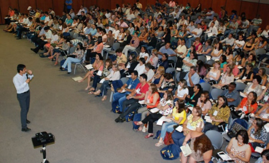 A Secretaria da Educação do Paraná participa do Encontro Nacional do Censo da Educação Básica, que neste ano acontece desde terça-feira (11) em Belém, no Pará. Organizado pelo Instituto Nacional de Estudos e Pesquisas Educacionais Anísio Teixeira (Inep), o encontro tem por objetivo planejar a captação dos dados estatísticos referentes à área de educação em cada estado.
