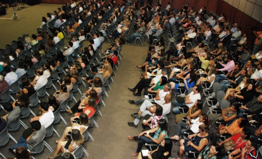 A Secretaria da Educação do Paraná participa do Encontro Nacional do Censo da Educação Básica, que neste ano acontece desde terça-feira (11) em Belém, no Pará. Organizado pelo Instituto Nacional de Estudos e Pesquisas Educacionais Anísio Teixeira (Inep), o encontro tem por objetivo planejar a captação dos dados estatísticos referentes à área de educação em cada estado.