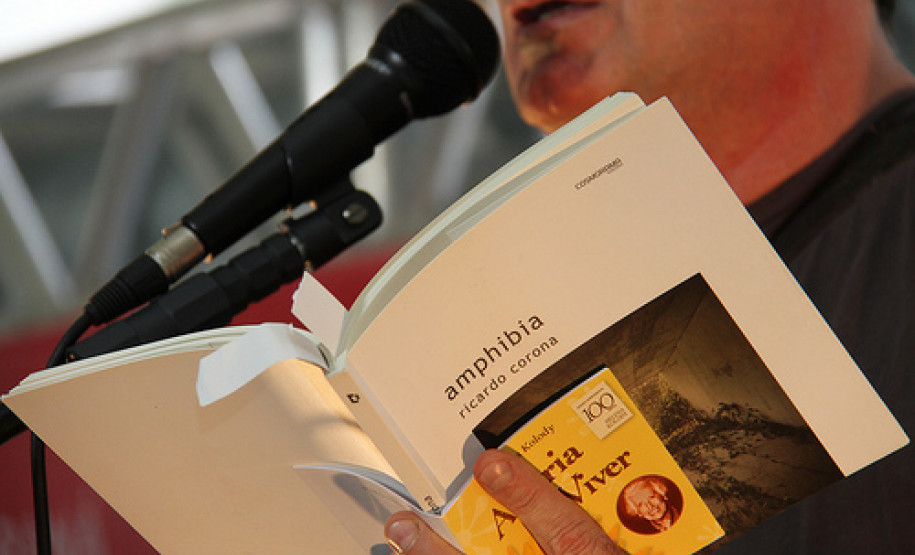 Após percorrer escolas dos 32 Núcleos Regionais de Educação, caravana finaliza atividades de 2012 com programação especial no centro de Curitiba.