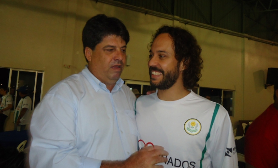 Evento beneficente APAExonados por Futebol arrecadou fundos para pagamentos de despesas da APAE de Cascavel, que atende 458 alunos.