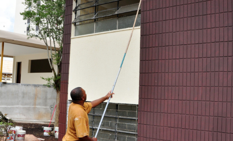 Reformas no Colégio Estadual Pedro Macedo.