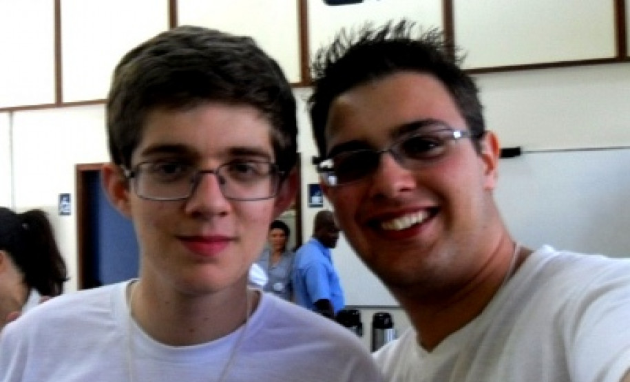 Thiago Negrão Chuba e Paulo Rogério Mileo Júnior estão entre os 37 estudantes brasileiros escolhidos pela embaixada norte-americana para participar da 11ª edição do programa. Eles embarcam nesta sexta-feira (11) para os Estados Unidos, onde irão conhecer escolas e projetos sociais, entre outras atividades.