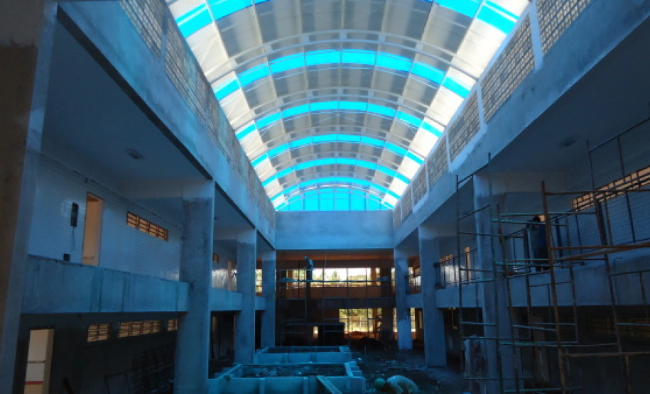 Em Pitanga, na região Centro Sul, as obras do CEEP de Pitanga também estão em fase de acabamento final, a previsão da inauguração também é para o início do segundo semestre.