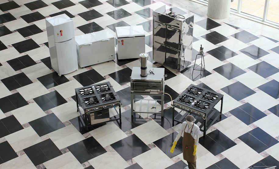 Investimentos para a Educação No anúncio dos investimentos para a Educação, referente ao ano letivo de 2013, no Palácio Iguaçu. <br />
<br />
Veja mais fotos em: <a href="http://www.flickr.com/photos/flavioarns/sets/72157632633842528/" target="_blank">http://www.flickr.com/photos/flavioarns/</a>