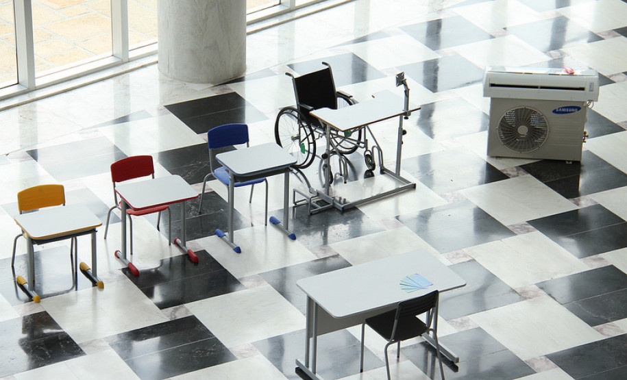 Investimentos para a Educação No anúncio dos investimentos para a Educação, referente ao ano letivo de 2013, no Palácio Iguaçu. <br />
<br />
Veja mais fotos em: <a href="http://www.flickr.com/photos/flavioarns/sets/72157632633842528/" target="_blank">http://www.flickr.com/photos/flavioarns/</a>