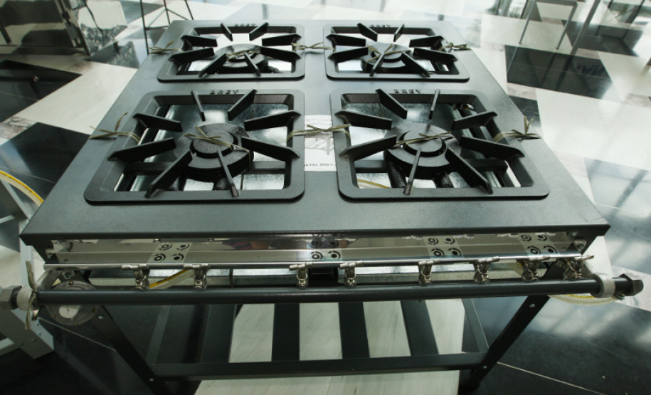 A ação vai valorizar, identificar e proporcionar uma vestimenta adequada e segura para as profissionais que trabalham no preparo da alimentação diária de 1,3 milhão de alunos da Rede Estadual de Ensino.