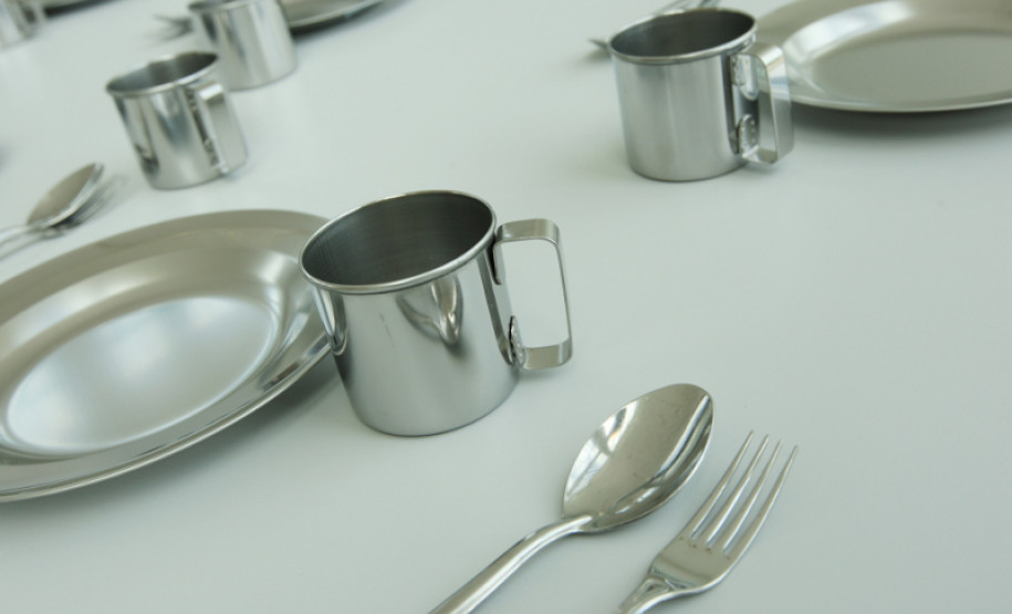 A Secretaria de Estado da Educação fornecerá uniformes e equipamentos de proteção individual (EPIs) para mais de 5,4 mil profissionais que trabalham nas cozinhas da Rede Estadual de Ensino.